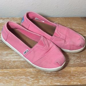 TOMS Kids Classic Slip Ons pink canvas Size 3